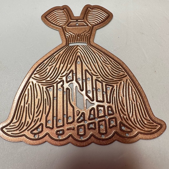 Inspire By Spellbinders Caged Dress Bronze Die IN001 Cut Emboss Stencil - Picture 2 of 8